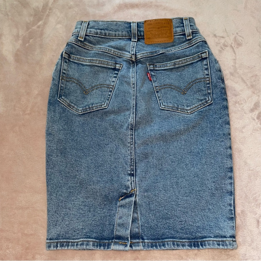 Levi’s skirt size W23
